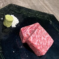 焼肉とみ 横浜関内店 - 和牛赤身角切り（肩サンカク）