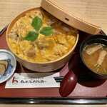 Akita Hinai Jidoriya - 比内地鶏の極上親子丼 Lサイズ！
                        1,880円　