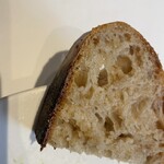 recte - 自家製パン。中はもっちりふわふわ、美味しい。