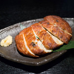 湘南鮮魚と炭焼牛たん かっこ - 炙りさつま揚げ 577円