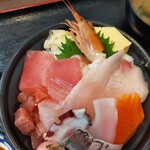 魚市場食堂 - 魚の鮮度も抜群で美味しい