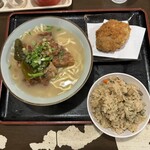 与那原家 - 軟骨ソーキ、ドゥル天、ジューシー