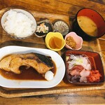 さかなめし - 料理写真:ぶりの照り焼き＆銚子直送お刺身定食