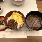 亀の井ホテル - 近江牛そぼろ御飯、琵琶湖産しじみの赤出汁