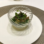 Takumi - ハマグリのフラン(洋風茶碗蒸し)とハーブのサラダ