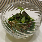 Takumi - ハマグリのフラン(洋風茶碗蒸し)とハーブのサラダ