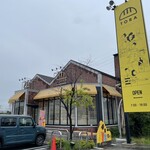 パンのトラ - 火曜日の朝はパンのトラ半田店に来ました。