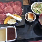 Yakiniku Shokudou Tenkuu No Beni Daruma - 牛タン定食