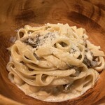 Che Cosa? - ポルチーニクリームソースの
                                フィットチーネ“白トリュフ風味”  1,408円