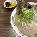 ラーメン新蔵 - 左側