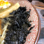 Niboshi Seimenjo - 海苔をスープに馴染ませると香りが良くなって美味しいですよ。