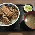 炭火焼豚丼 七凛茶屋坊ず - 料理写真:炭火焼き豚丼普通盛り（1,000円）