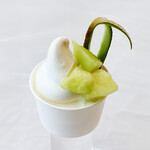 [Limited time offer] Milk soft serve with Ibaraki sliced melon