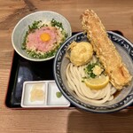 難波千日前 釜たけうどん - うどんセット全体