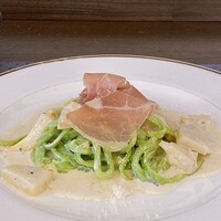 ヴィア トスカネッラ - 〈自家製手打ちパスタ2〉
                    ◇ 筍のパスタ 生ハムのせ（ハモンセラーノ）