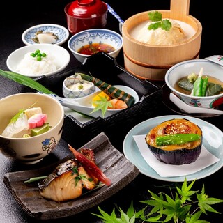 【怀石料理】 尽享京都的季节。装点四季的京都怀石料理