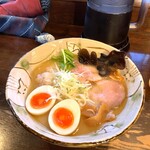 Ichii - 焼きアゴ塩+煮卵+海老わんたん。