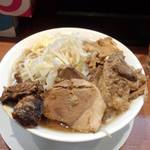 ラーメン　肉を喰らえ!! - ラーメン+チャーシュートッピング880円