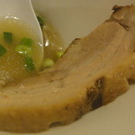 石原ラ軍団 - 熟成ハイカラ醤油ラーメン650円・・・チャーシューが分厚いんが分かります！？