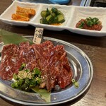 美味しい赤身と最高級ホルモン スーパーホルモン - 