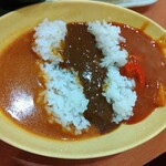ビーハイブ - 5種類のカレーから バターチキンカレー/スパイシーカレー/レッドカレー