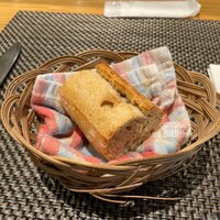 ビフトロ バイ ラ コクシネル - ハードタイプのバゲット付き。