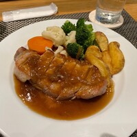 ビフトロ バイ ラ コクシネル - 三元豚ロースのロースト。