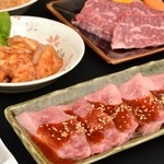 笑炎 - 料理写真:拘りのホルモンとお肉をお楽しみください♪