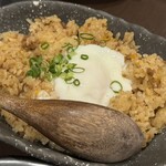 鶏っく - 鶏屋のチャーハン 温玉のっけ