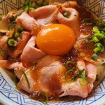 寿製麺 よしかわ - 名古屋コーチン卵チャーシュー丼