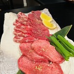 炭火焼肉 にく式 - 