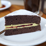 オクサワ・ファクトリー・コーヒー・アンド・ベイクス - 