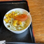 Oshokuji Hausu Ayutoku - セットのサラダ