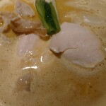 244775752 - カレークリーミー麺