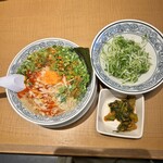 丸源ラーメン - 辛肉そば、ドッカンネギ、野沢菜醬