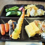 たびのホテル lit 松本 - お惣菜の山！