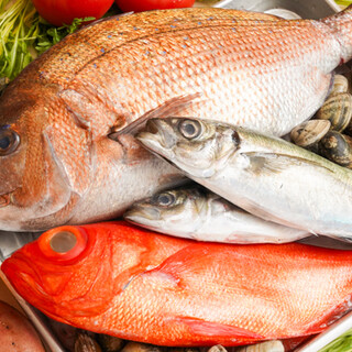 食材への徹底したこだわり。熟成魚や月替りのお米で炊く土鍋ご飯