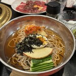 Yakiniku Meimon - 麺がまさかのお蕎麦！？