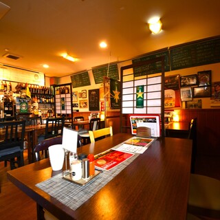 The store has a casual and stylish atmosphere☆