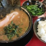 豚骨醤油ラーメン 王道家 - 