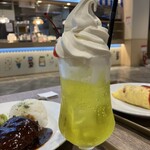 グリル&パフェ ピノキオ - レモンソーダクリーム+¥100(単品¥300)