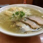 日陰 - 海老ワンタン麺　　1000円