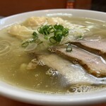日陰 - 海老ワンタン麺　　1000円
