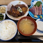 鶴亀食堂 - よくばり定食