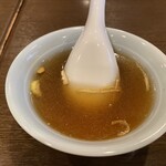 中華料理 餃子の店 三幸園 - スープ