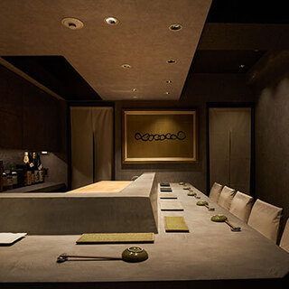 Private rooms available - Enjoy a relaxing time in a space that combines Japanese and modern styles