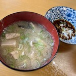 浜の味栄丸 - あら汁（朝漁定食1650円）