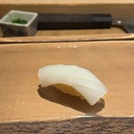 Hikarimono Sushi To Tsumami - イカ