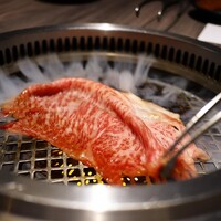 近江うし焼肉 にくTATSU 日本橋室町店 - 極上ロースの焼きすき