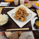 鳥さく - から揚げマウンテン定食, ごはん大盛